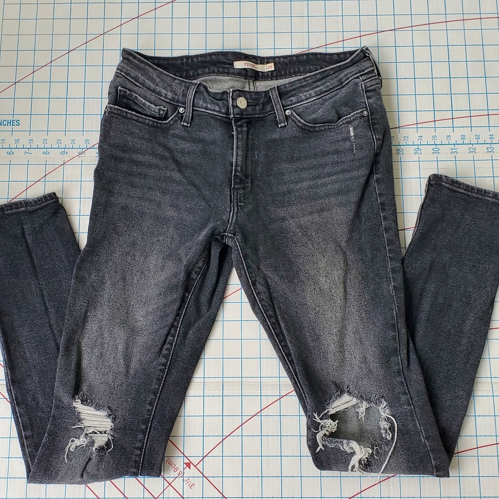 Levi's 711 Skinny Slim Women's 29 Jeans 30x31 Denim Distressed Black Tag Holes